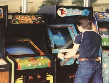 Μέχρι να μας «σουτάρουν» από τα ουφάδικα: Το παιχνίδι- κόλλημα των 90s που όλοι έχουμε «λιώσει»